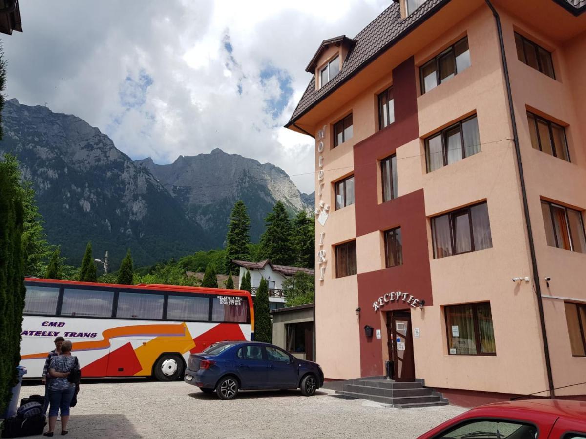Hotel Iri Buşteni エクステリア 写真