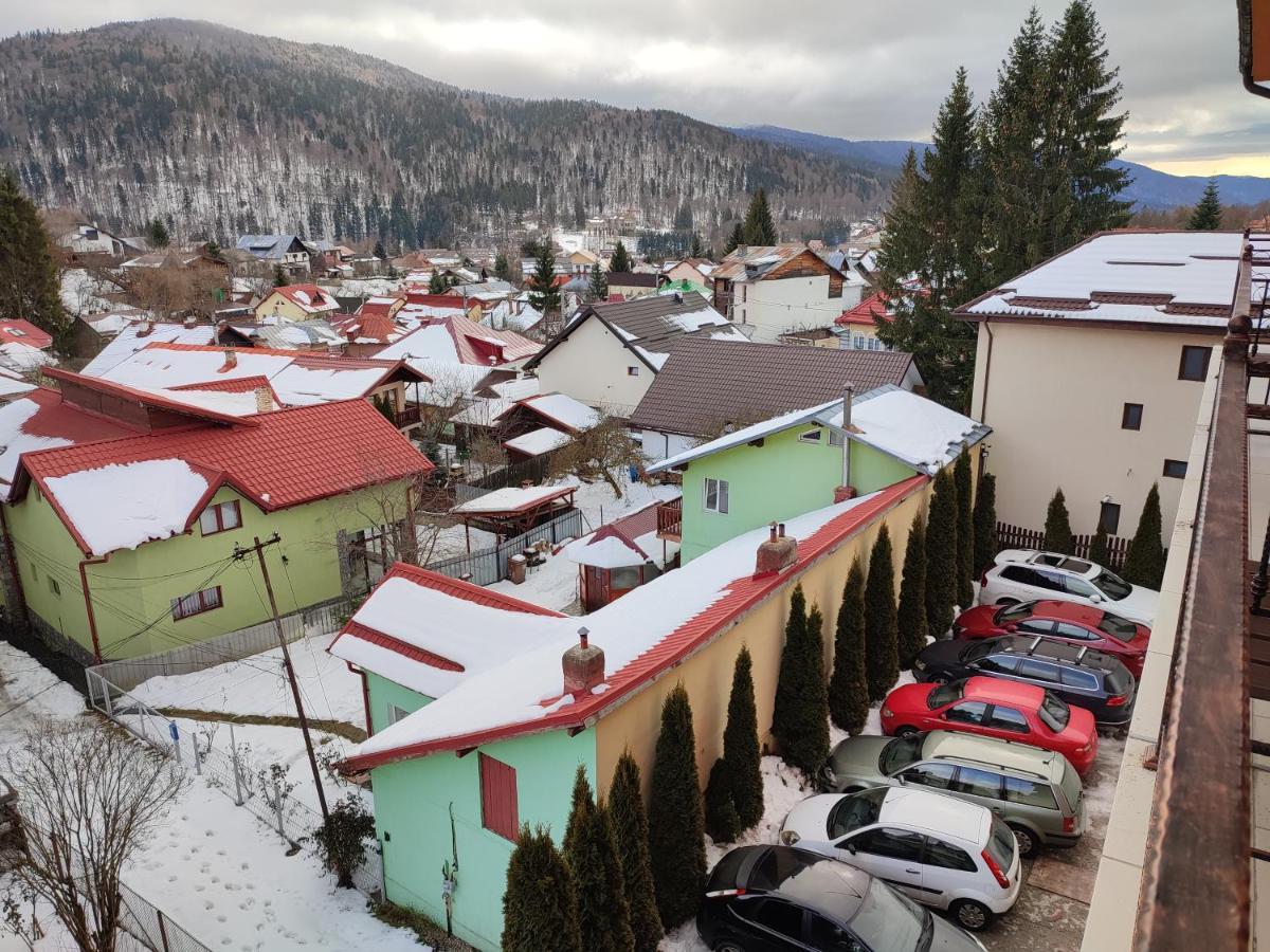 Hotel Iri Buşteni エクステリア 写真