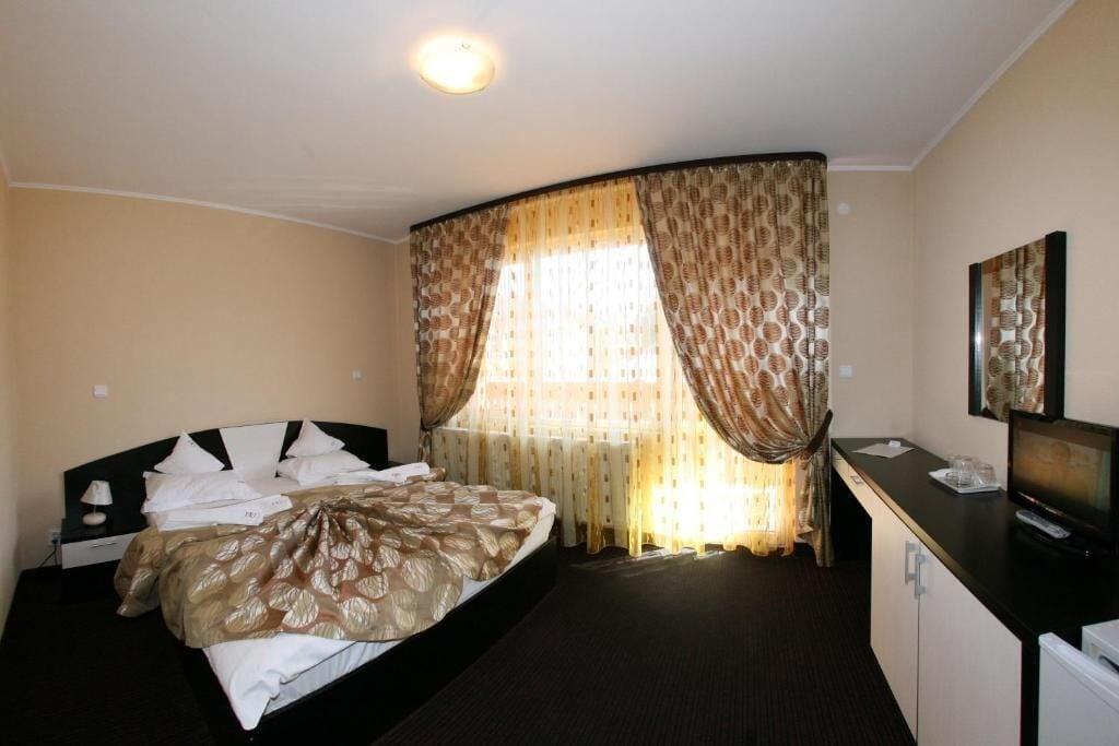 Hotel Iri Buşteni エクステリア 写真
