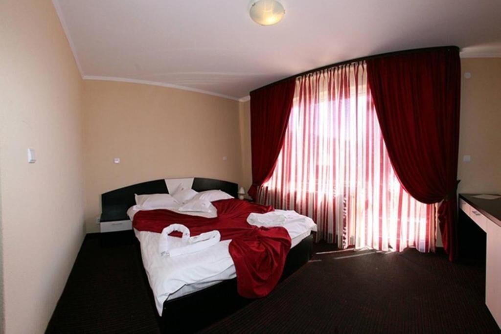 Hotel Iri Buşteni エクステリア 写真