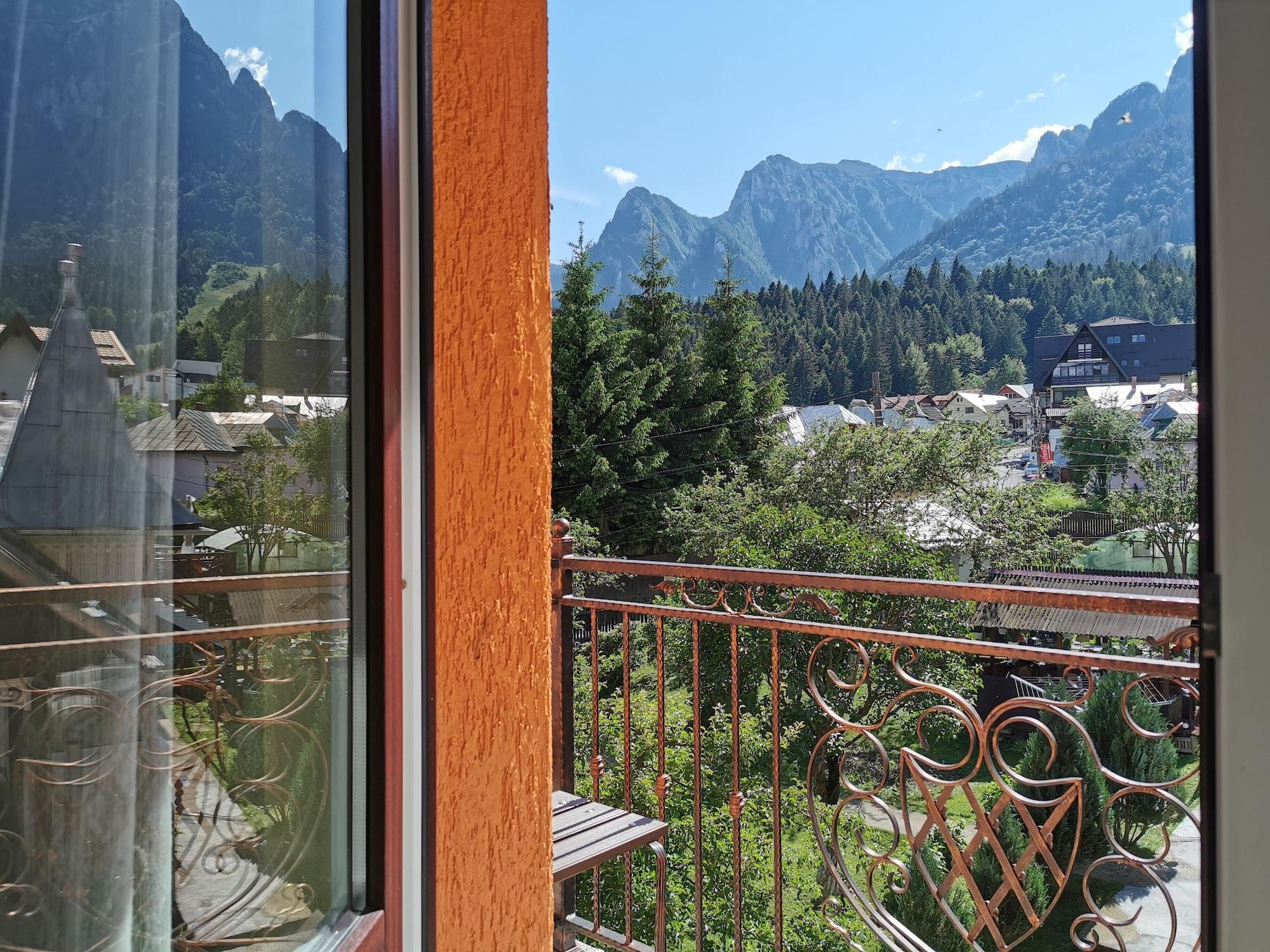 Hotel Iri Buşteni エクステリア 写真
