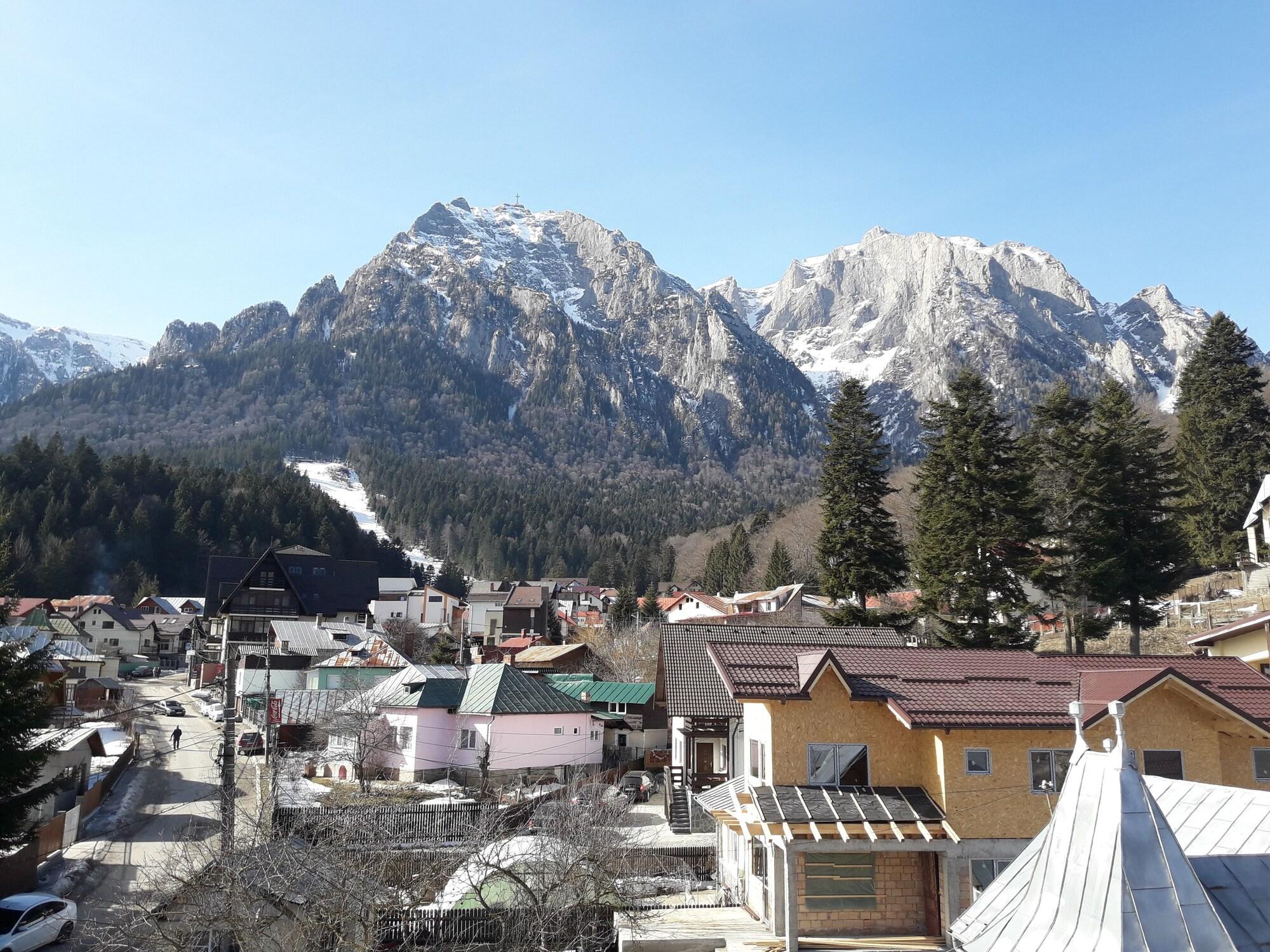 Hotel Iri Buşteni エクステリア 写真