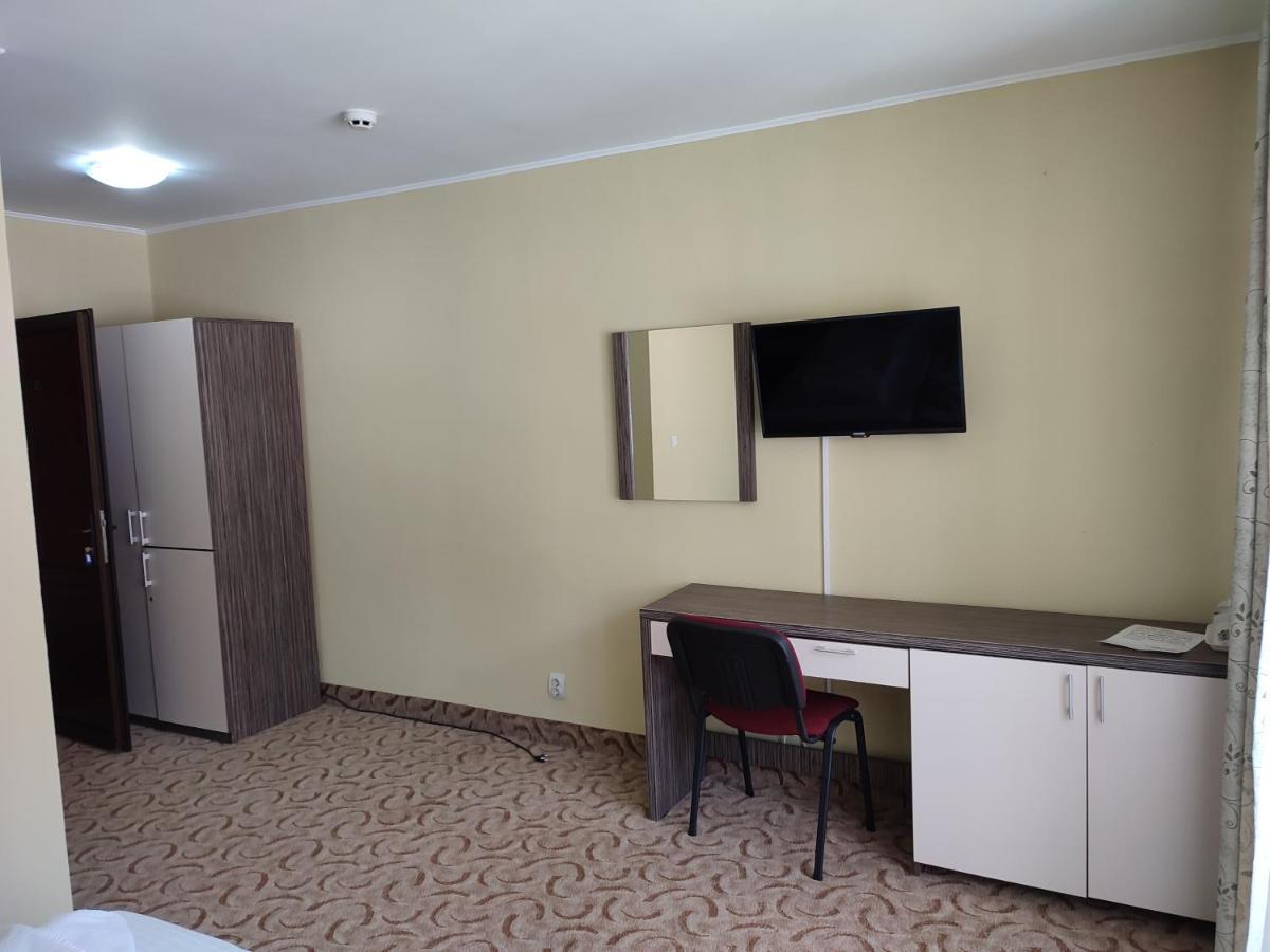 Hotel Iri Buşteni エクステリア 写真