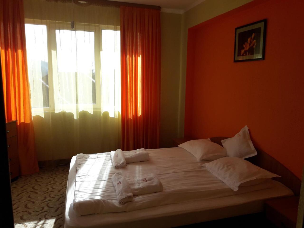 Hotel Iri Buşteni エクステリア 写真