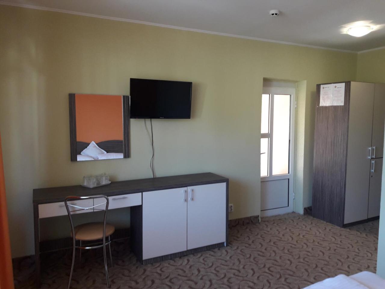 Hotel Iri Buşteni エクステリア 写真