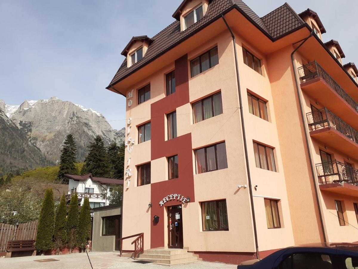 Hotel Iri Buşteni エクステリア 写真